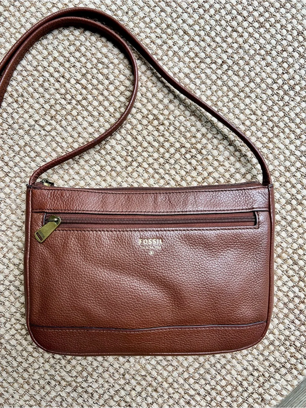 🦕Fossil Brown Pebbled Leather Shoulder Bag Purse Zip Top Minimalist Classic
